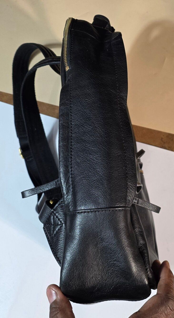 Fossil Black Genuine Leather Unisex Backpack Laptop Travel Book Bag EUC - Picture 3 of 11